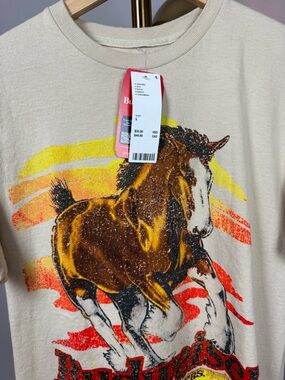 Budweiser Cream Tee with Brown & Yellow Horse Graphic